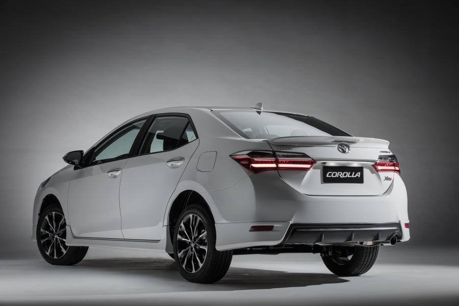  Toyota Corolla XRS 2017 года  (LA) (фото 6 из 22)